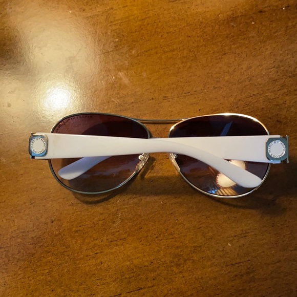 Marc Jacobs Aviators Sunglasses white w gold logo EUC - Picture 3 of 8